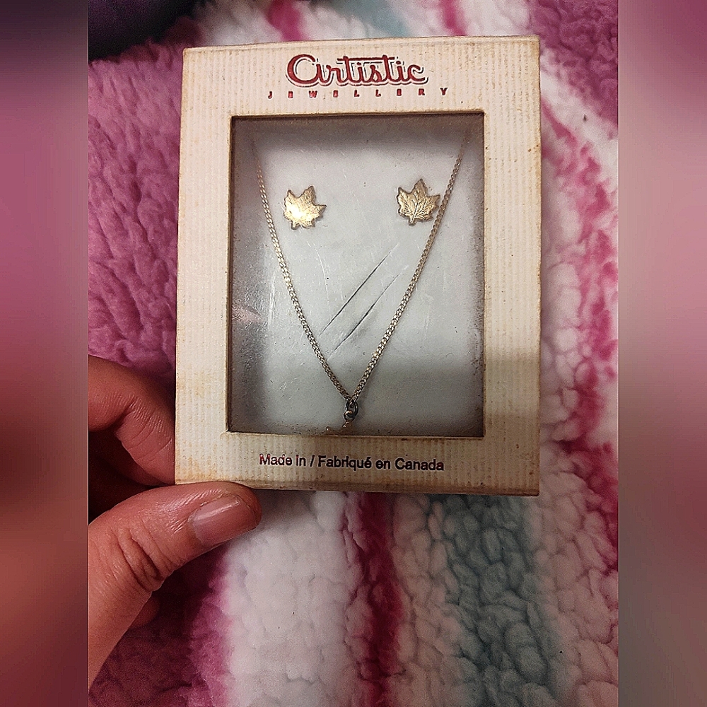 Curtistic jewelry leaf necklace and earrings